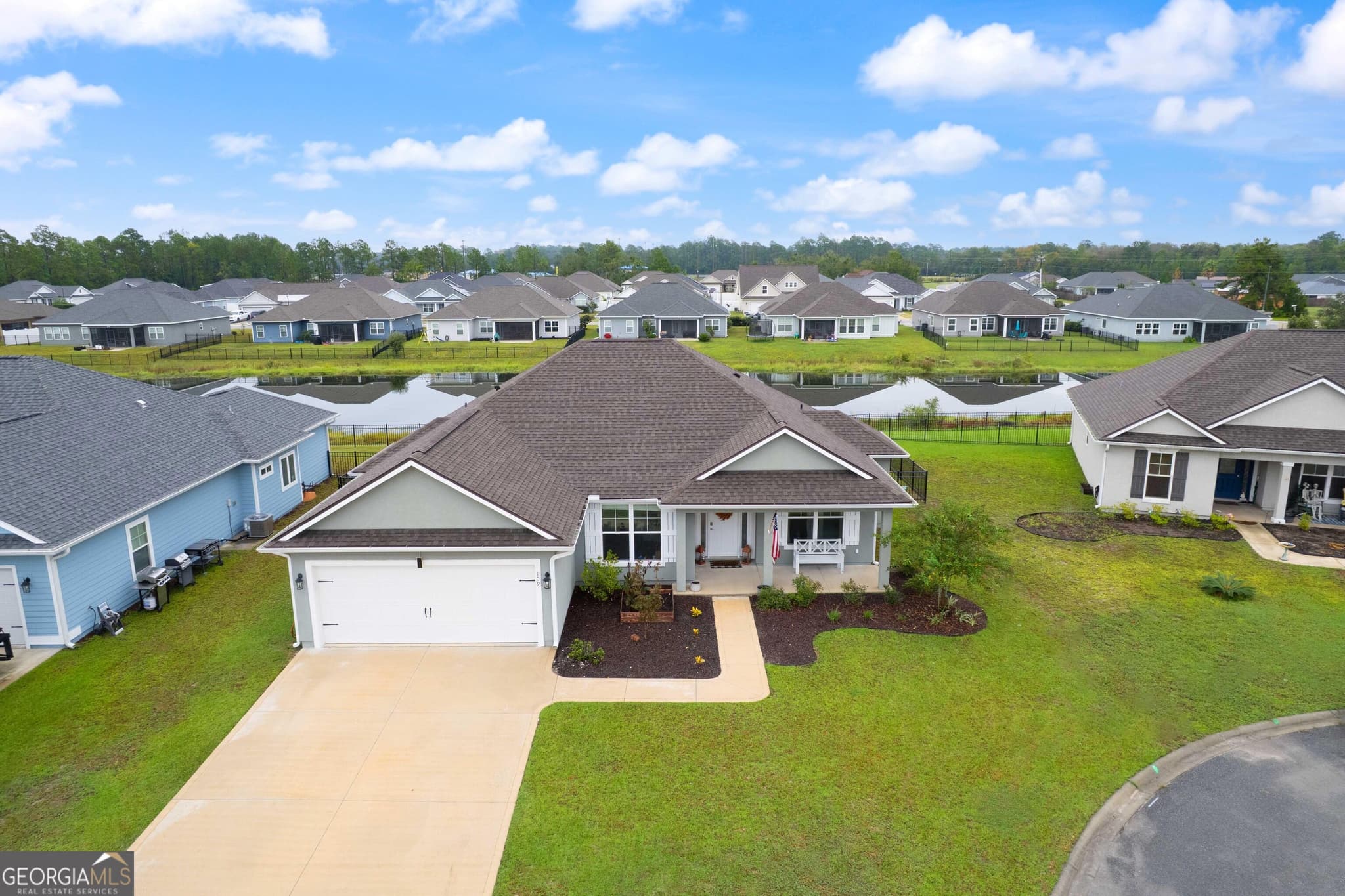 4 bedroom, 2 bathroom, 1,944 sq ft single family residence for sale at 109 Vela Court, Kingsland, GA 31548 — photo 2