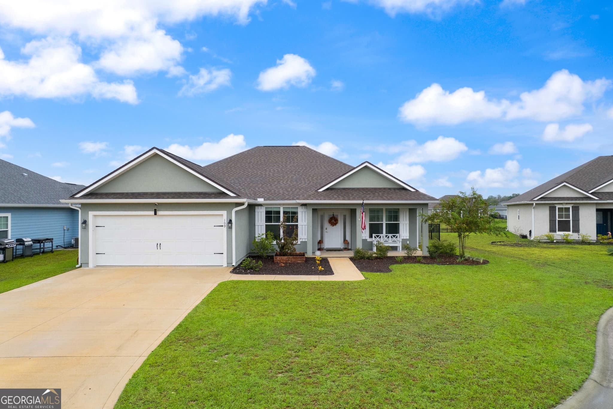 4 bedroom, 2 bathroom, 1,944 sq ft single family residence for sale at 109 Vela Court, Kingsland, GA 31548 — photo 1 of 35