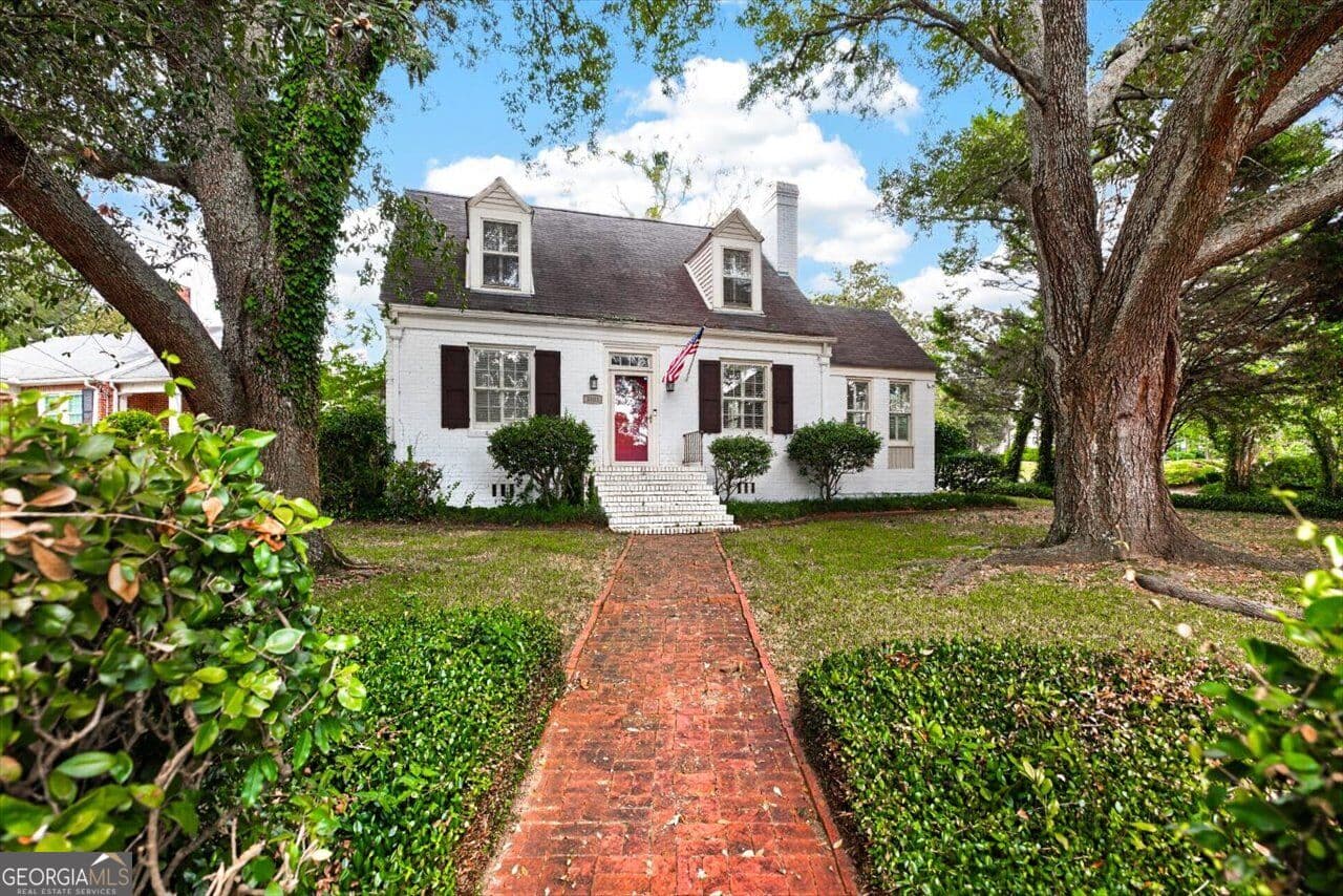 3 bedroom, 2 bathroom, 1,944 sq ft single family residence for sale at 3405 Ridge Avenue, Macon, GA 31204 — photo 5