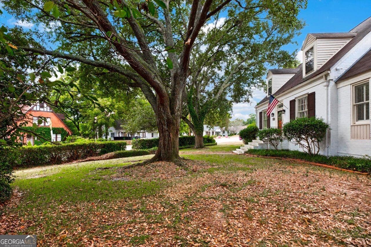 3 bedroom, 2 bathroom, 1,944 sq ft single family residence for sale at 3405 Ridge Avenue, Macon, GA 31204 — photo 9