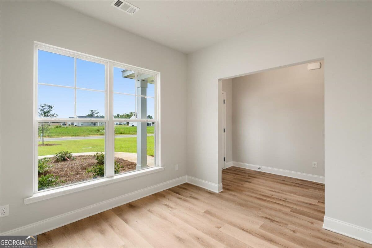 4 bedroom, 2 bathroom, 1,909 sq ft single family residence for sale at 325 Livingston Bend, Statesboro, GA 30461 — photo 4