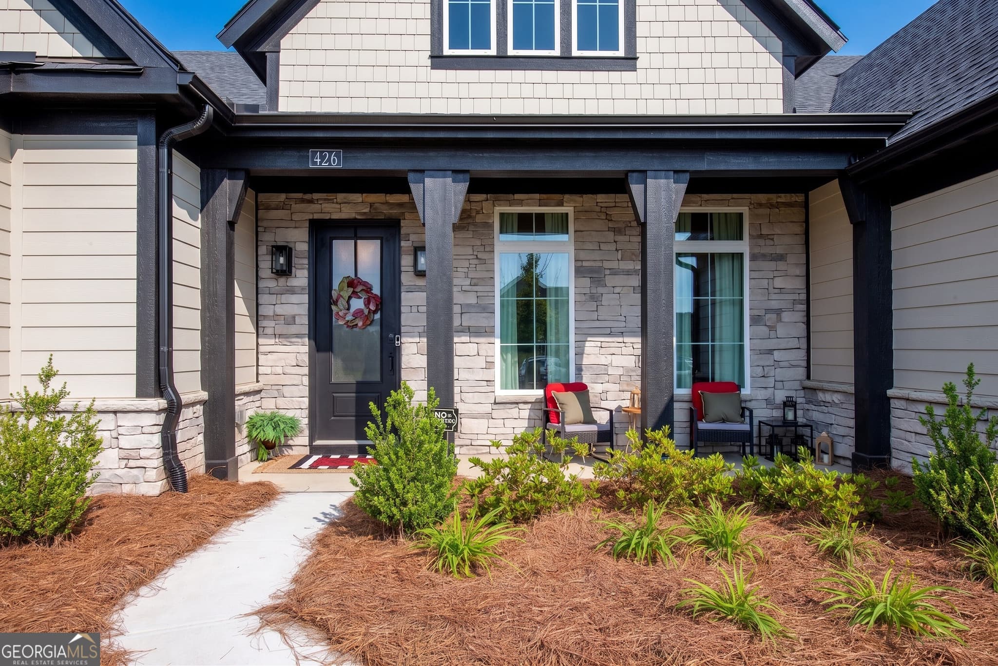 4 bedroom, 3 bathroom, 2,715 sq ft single family residence for sale at 426 Clear Lake Parkway, Hoschton, GA 30548 — photo 3