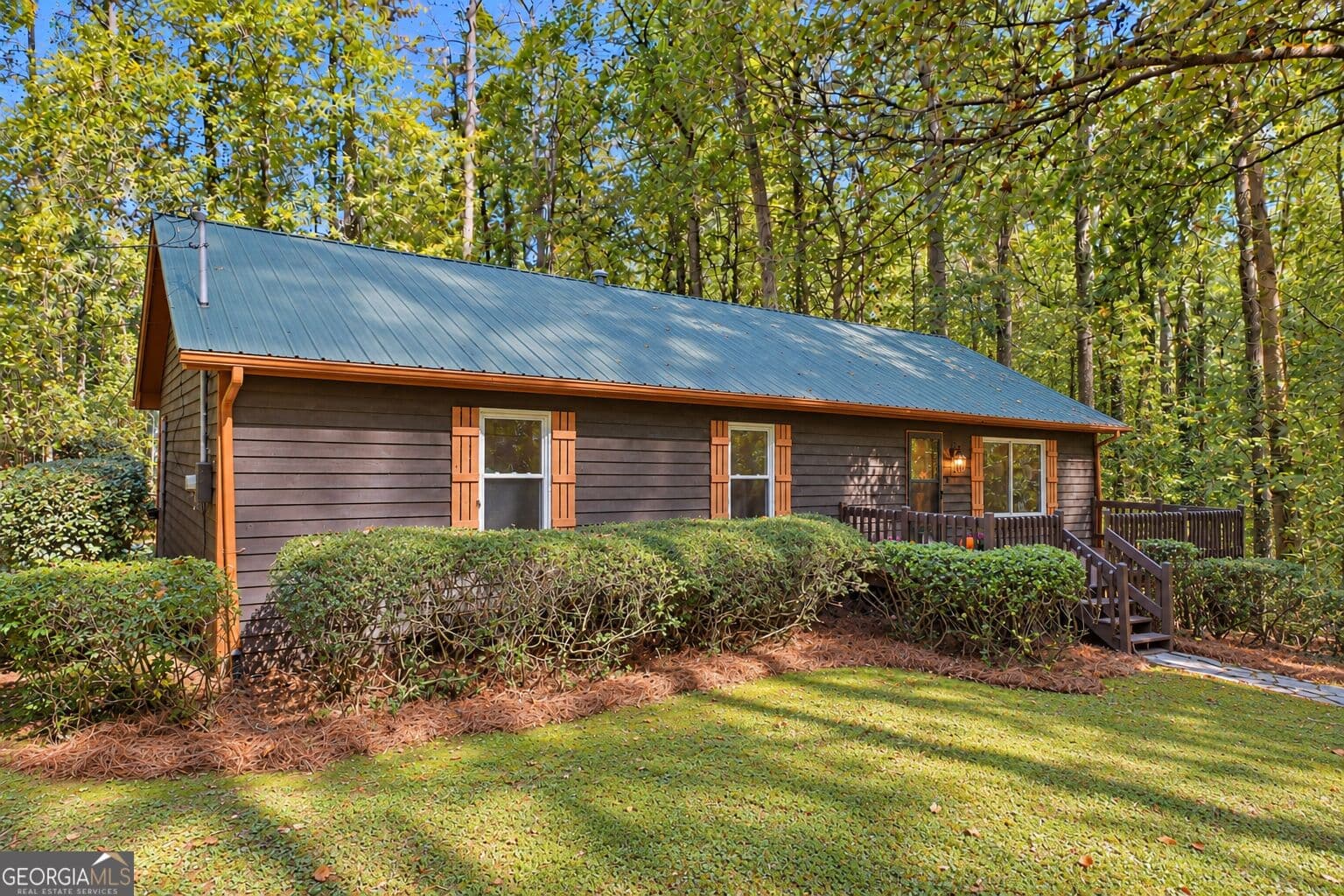 3 bedroom, 2 bathroom, 1,404 sq ft single family residence for sale at 6292 Lively Way, Cumming, GA 30040 — photo 2