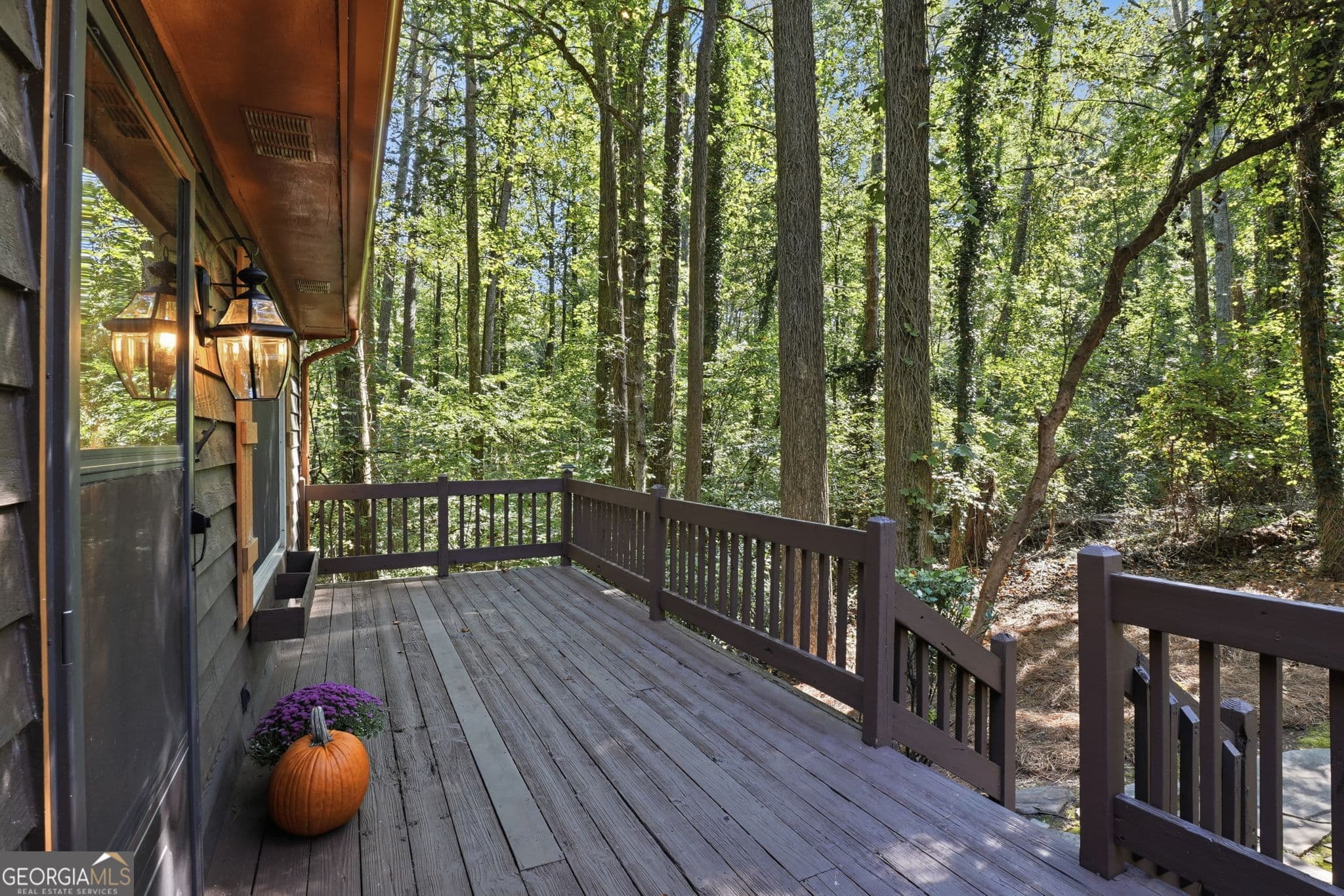 3 bedroom, 2 bathroom, 1,404 sq ft single family residence for sale at 6292 Lively Way, Cumming, GA 30040 — photo 4