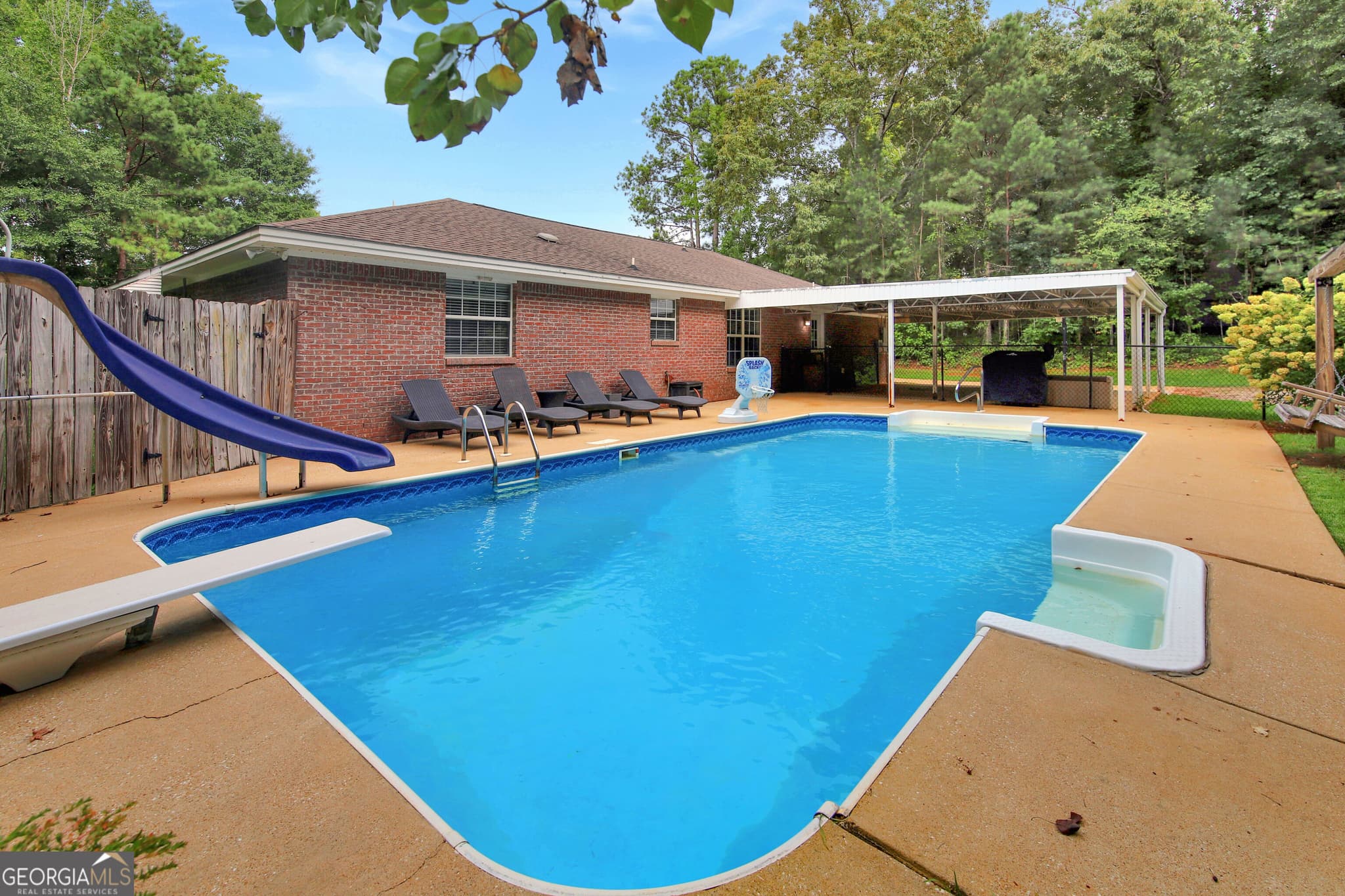 4 bedroom, 2 bathroom, 1,922 sq ft single family residence for sale at 1308 63rd Avenue, Lanett, AL 36863 — photo 2