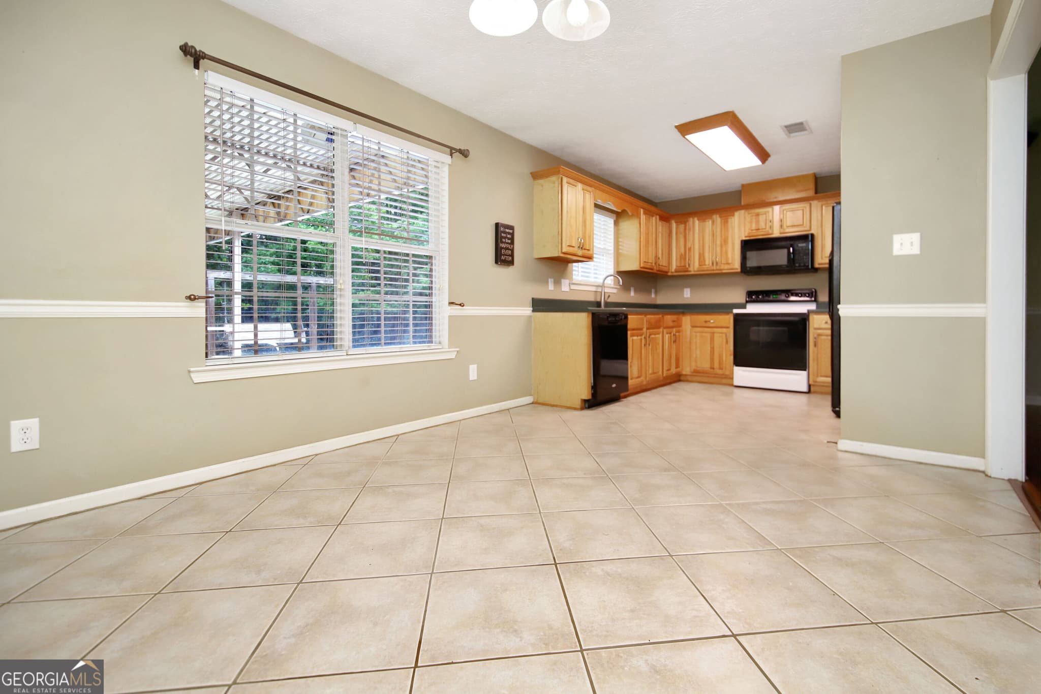 4 bedroom, 2 bathroom, 1,922 sq ft single family residence for sale at 1308 63rd Avenue, Lanett, AL 36863 — photo 6