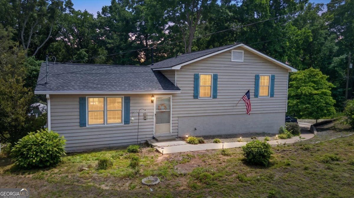 3 bedroom, 1 bathroom, 1,368 sq ft single family residence sold at 129 Oak Forest Drive, Canton, GA 30115