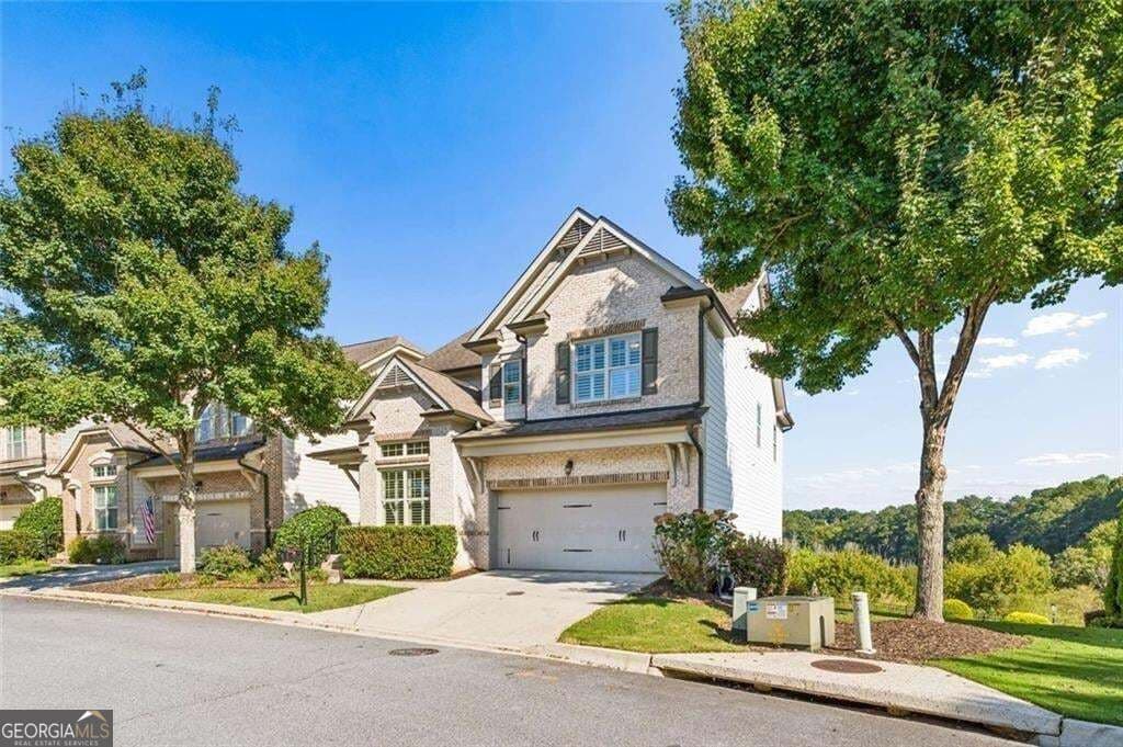 3 bedroom, 3.5 bathroom, 3,752 sq ft single family residence for sale at 7290 Jamestown Drive, Alpharetta, GA 30005 — photo 2