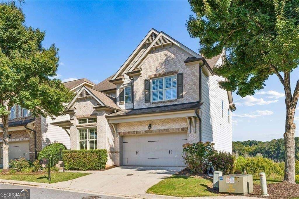 3 bedroom, 3.5 bathroom, 3,752 sq ft single family residence for sale at 7290 Jamestown Drive, Alpharetta, GA 30005 — photo 3