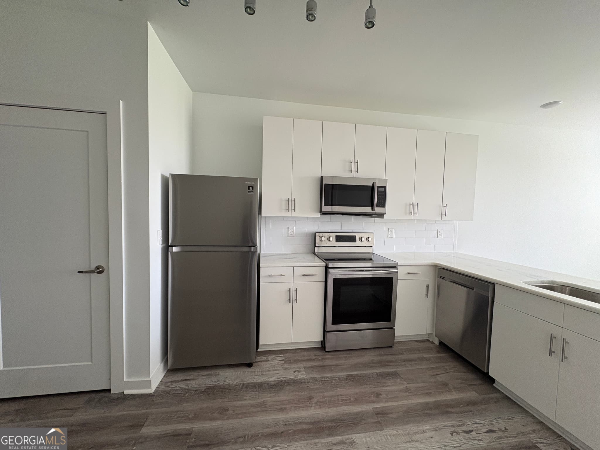 1 bedroom, 1 bathroom, 657 sq ft condominium for sale at 525 Parkway Drive APT 512, Atlanta, GA 30308 — photo 8