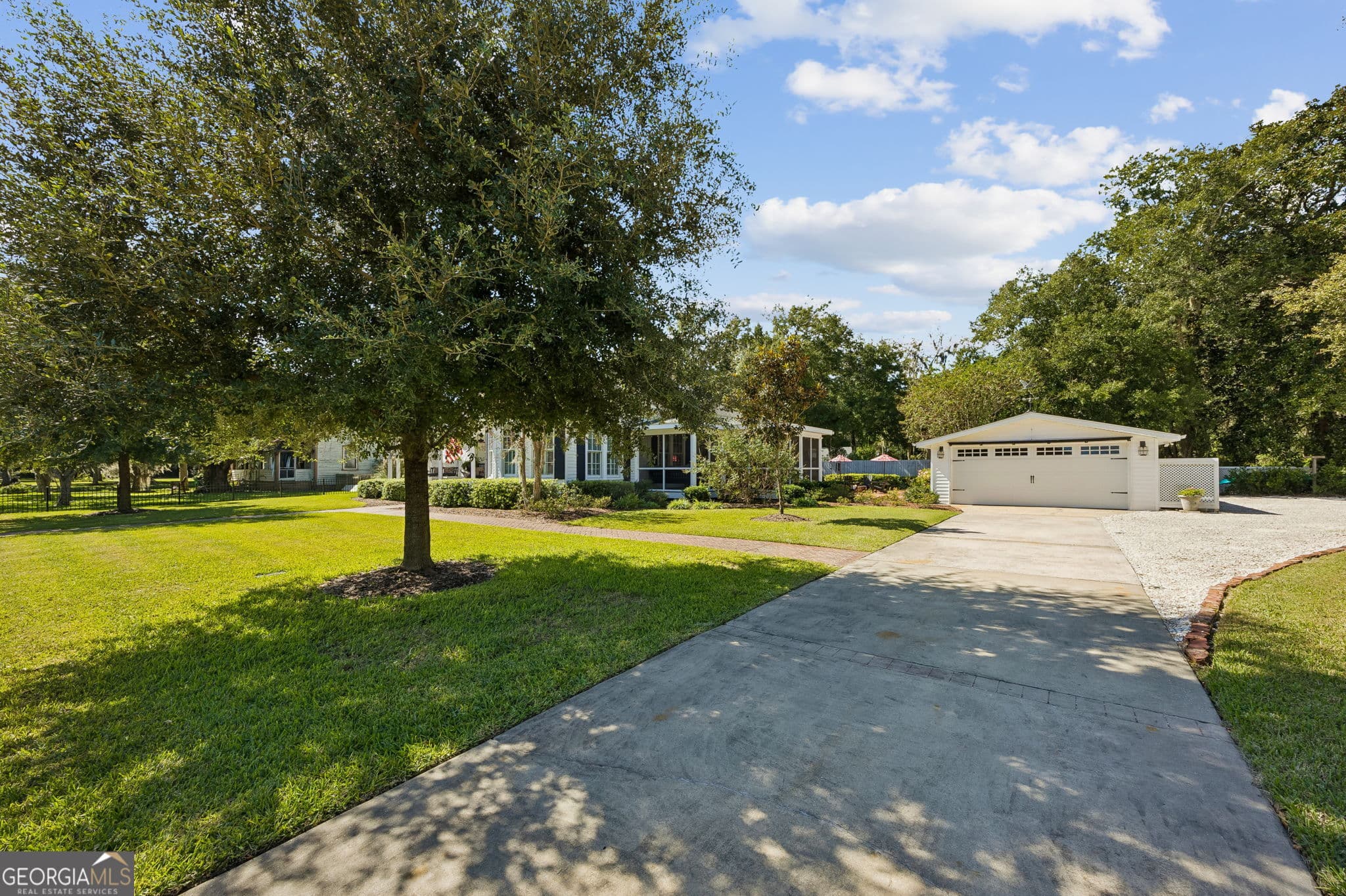 5 bedroom, 3 bathroom, 2,650 sq ft single family residence for sale at 303 Wheeler Street, Saint Marys, GA 31558 — photo 6