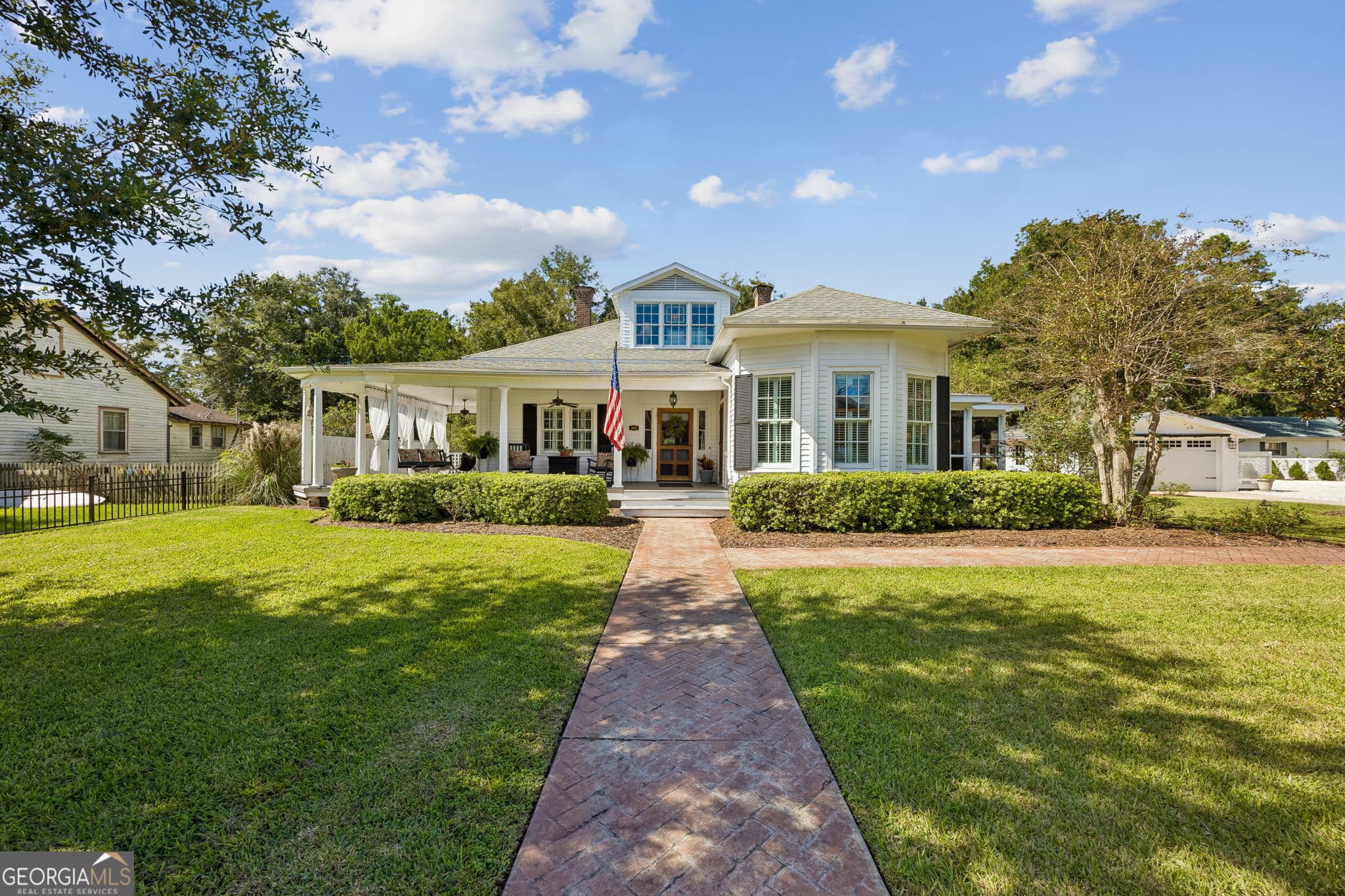 5 bedroom, 3 bathroom, 2,650 sq ft single family residence for sale at 303 Wheeler Street, Saint Marys, GA 31558 — photo 3
