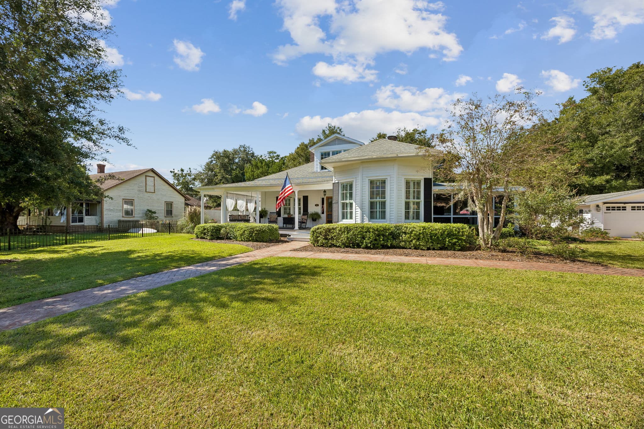 5 bedroom, 3 bathroom, 2,650 sq ft single family residence for sale at 303 Wheeler Street, Saint Marys, GA 31558 — photo 5