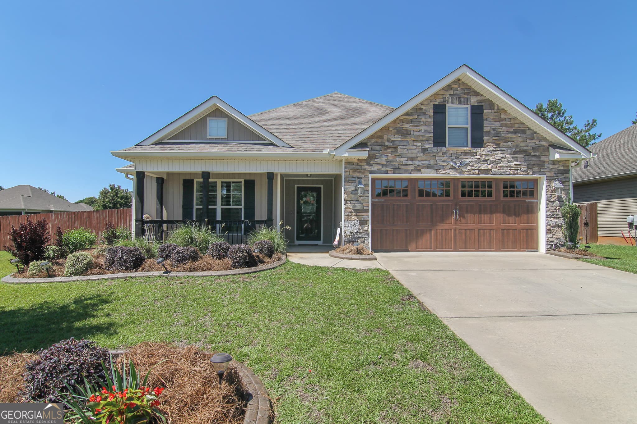 3 bedroom, 2 bathroom, 1,694 sq ft single family residence sold at 124 Highland Point Drive, Kathleen, GA 31047