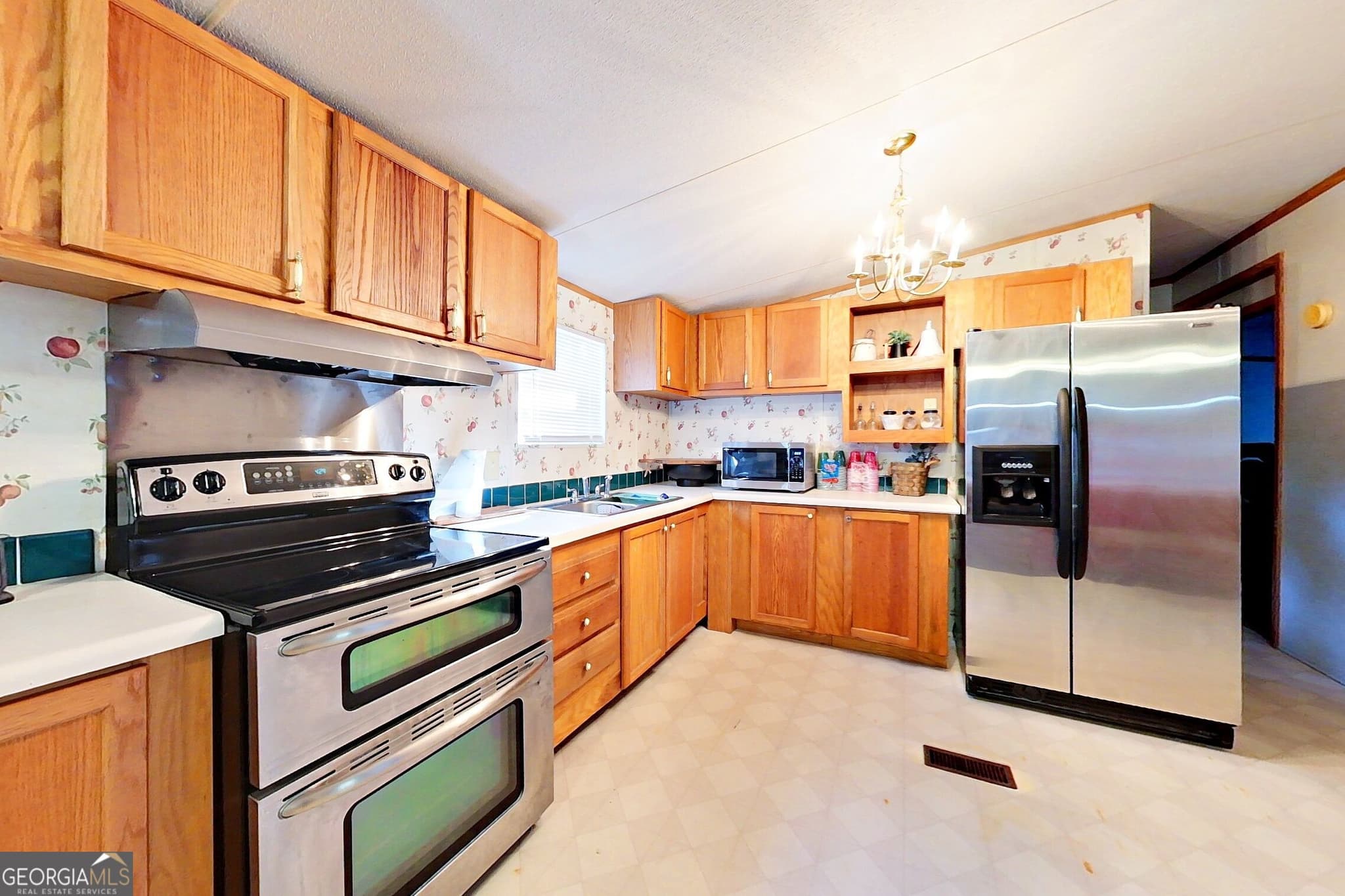 3 bedroom, 2 bathroom, 1,680 sq ft single family residence for sale at 3612 Fox Trail, Blackshear, GA 31516 — photo 5
