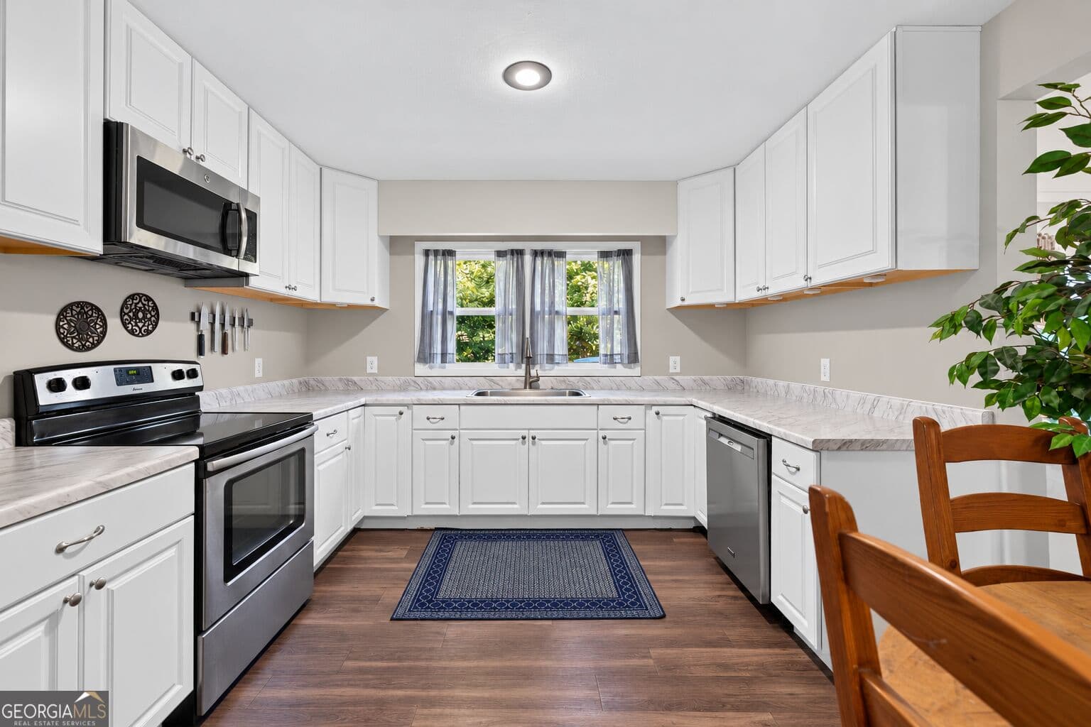 3 bedroom, 2 bathroom, 1,170 sq ft single family residence for sale at 177 Dickson Drive, Jefferson, GA 30549 — photo 7