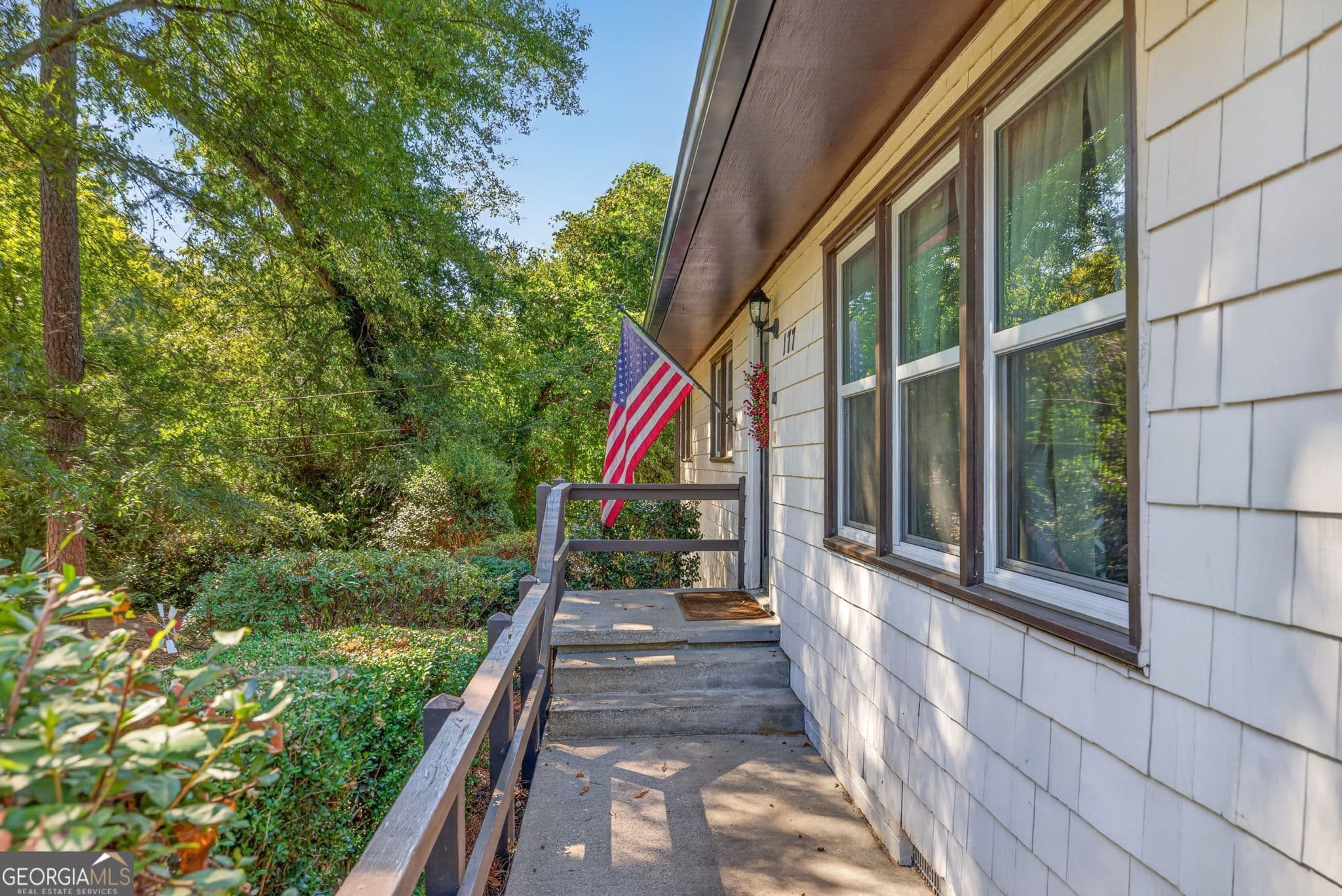3 bedroom, 2 bathroom, 1,170 sq ft single family residence for sale at 177 Dickson Drive, Jefferson, GA 30549 — photo 3