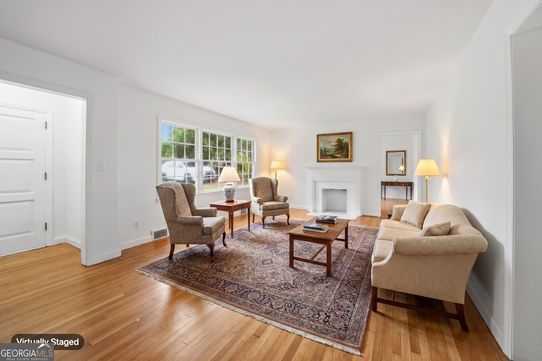 3 bedroom, 2 bathroom, 1,951 sq ft single family residence for sale at 1825 Waverland Circle, Macon, GA 31211 — photo 2