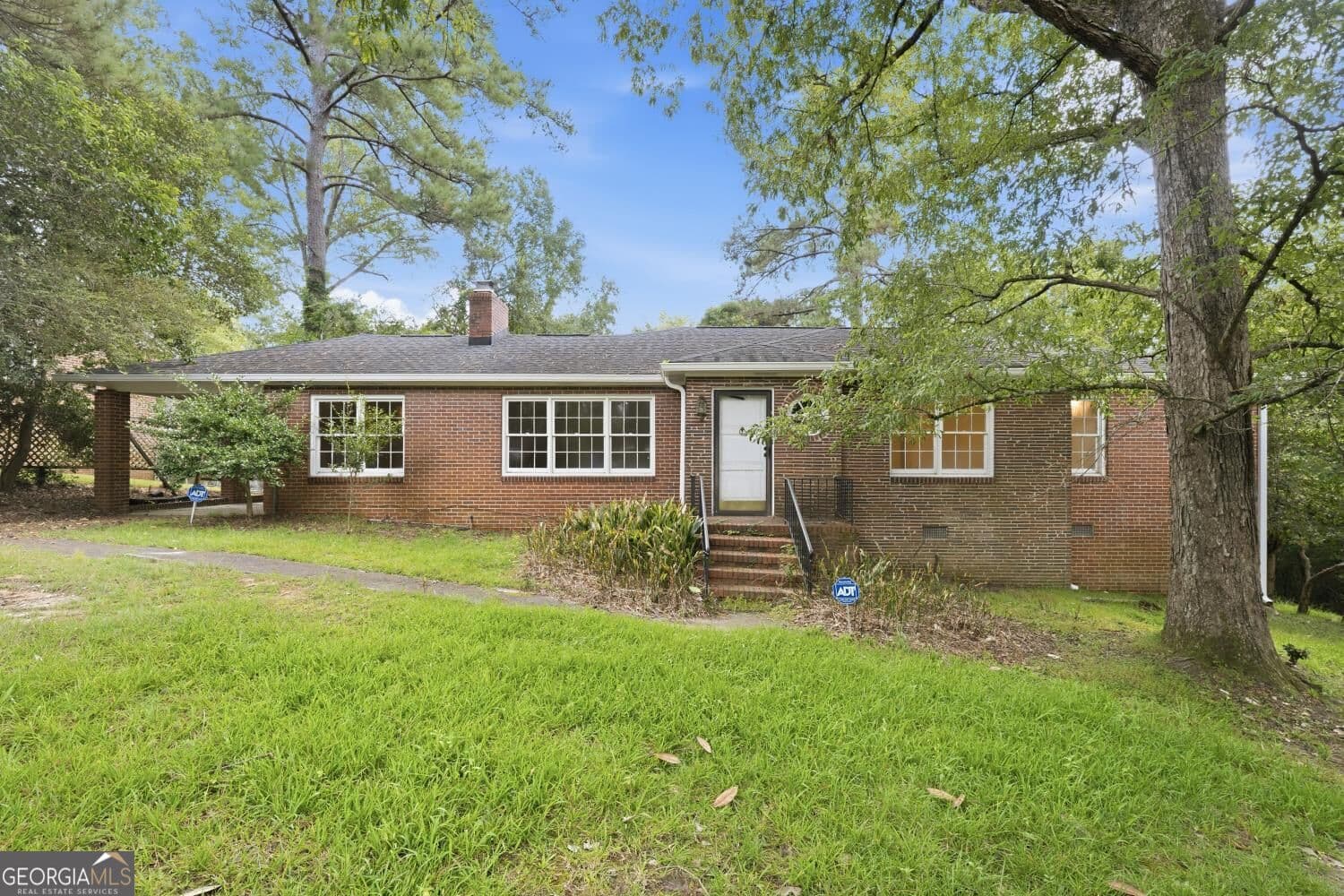 3 bedroom, 2 bathroom, 1,951 sq ft single family residence for sale at 1825 Waverland Circle, Macon, GA 31211