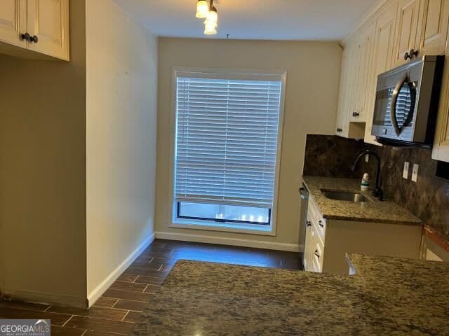 2 bedroom, 2 bathroom, 1,131 sq ft condominium for sale at 908 Woodcliff Drive, Sandy Springs, GA 30350 — photo 6