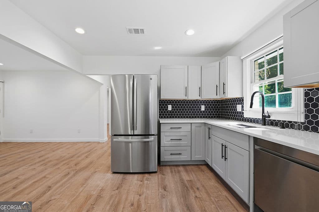 2 bedroom, 1 bathroom, 831 sq ft single family residence for sale at 1127 Delores Way, Forest Park, GA 30297 — photo 7