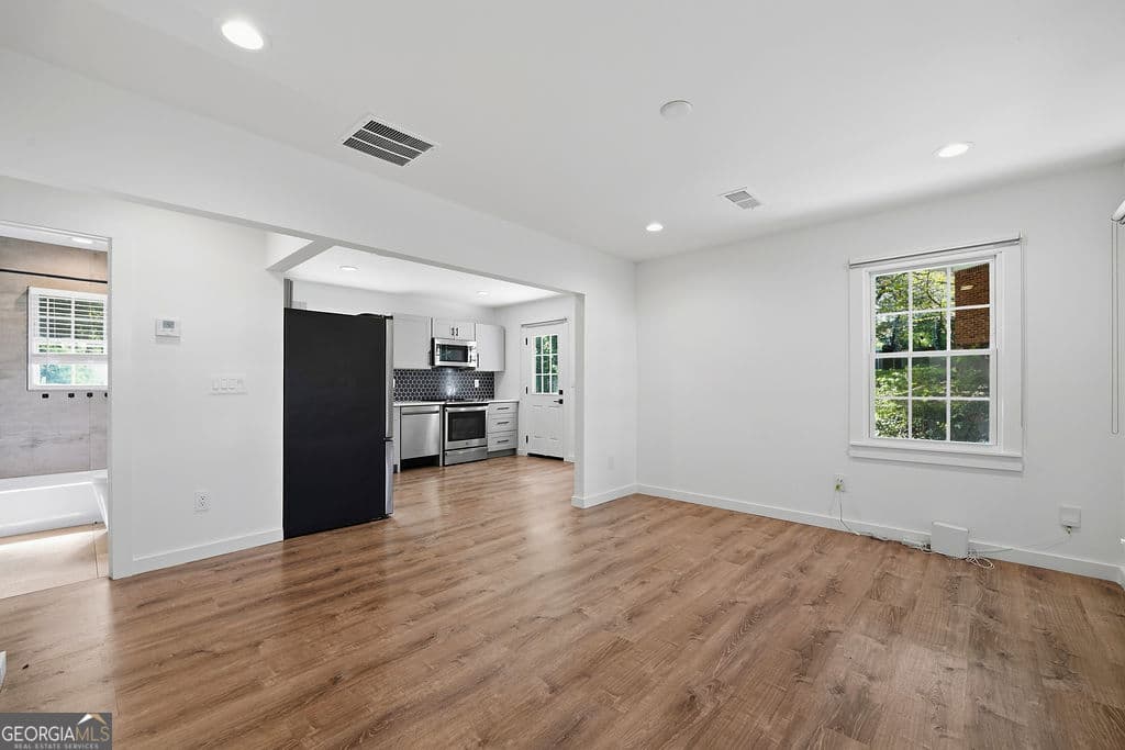 2 bedroom, 1 bathroom, 831 sq ft single family residence for sale at 1127 Delores Way, Forest Park, GA 30297 — photo 10
