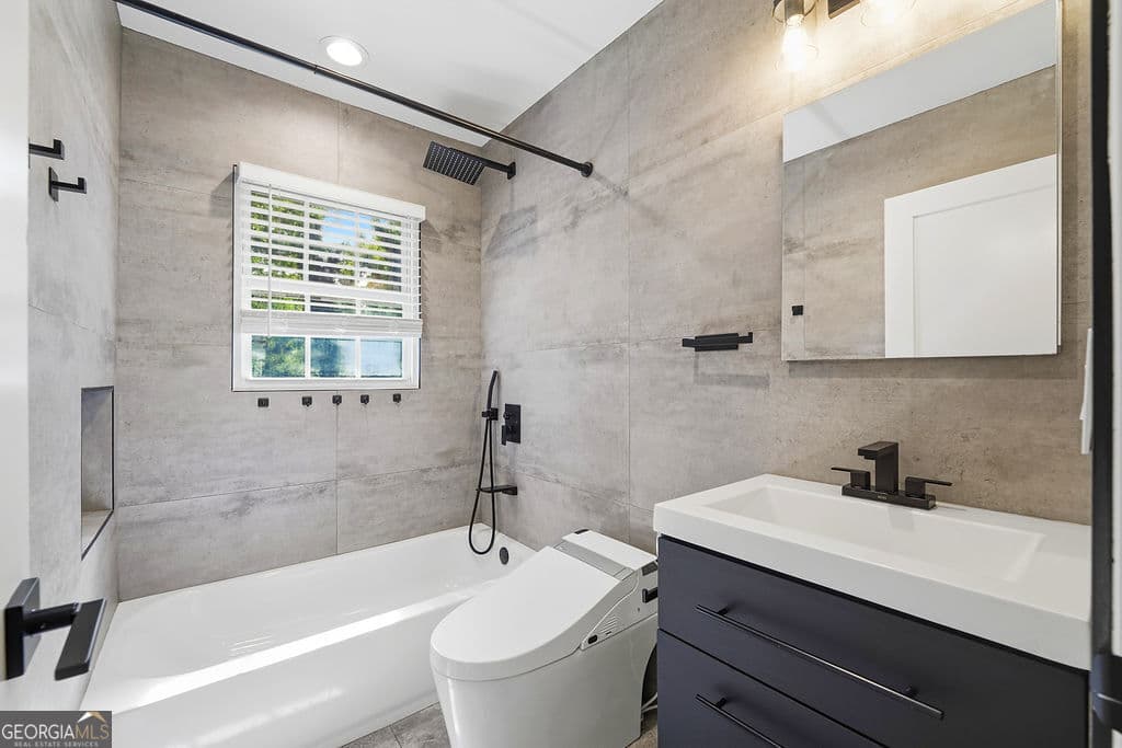 2 bedroom, 1 bathroom, 831 sq ft single family residence for sale at 1127 Delores Way, Forest Park, GA 30297 — photo 4