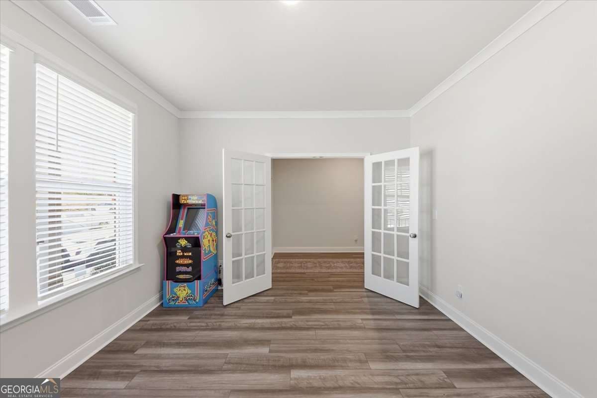 5 bedroom, 4.5 bathroom, 3,632 sq ft single family residence for sale at 3939 Alderstone Drive, Flowery Branch, GA 30542 — photo 9