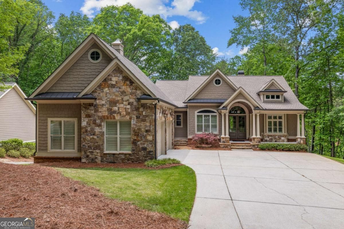 4 bedroom, 3.5 bathroom, 3,992 sq ft single family residence sold at 6485 Julian Road, Gainesville, GA 30506