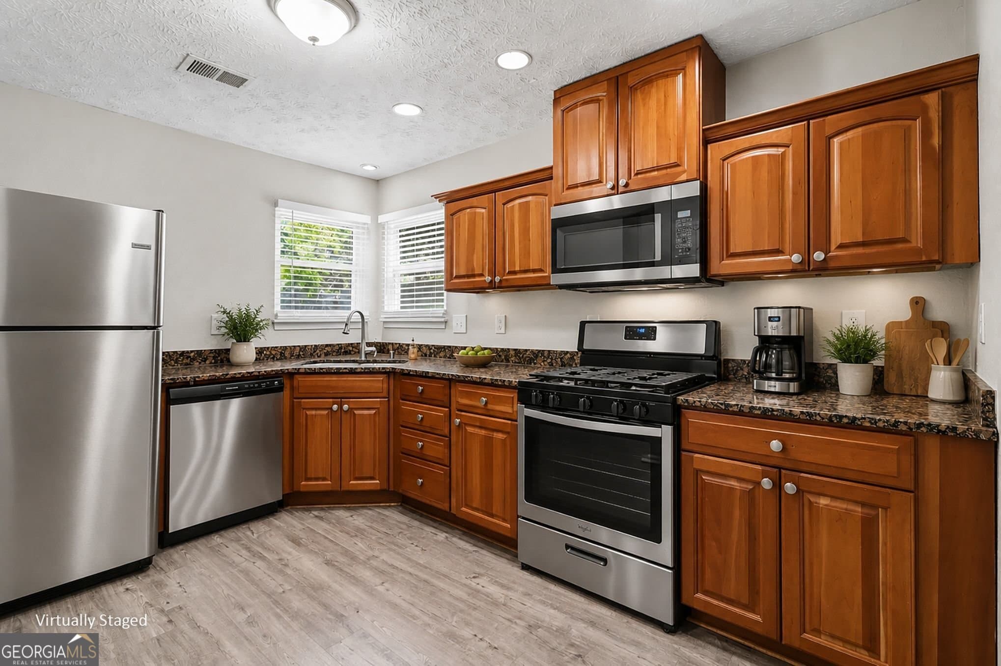 4 bedroom, 2 bathroom, 1,342 sq ft single family residence for sale at 627 Towngate Boulevard, Jonesboro, GA 30238 — photo 8
