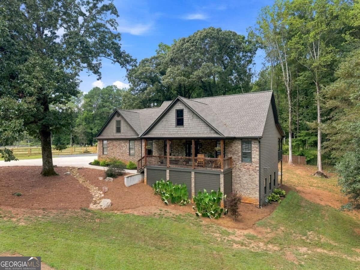 4 bedroom, 3.5 bathroom, 3,938 sq ft single family residence for sale at 2975 Mars Hill Road, Acworth, GA 30101 — photo 3