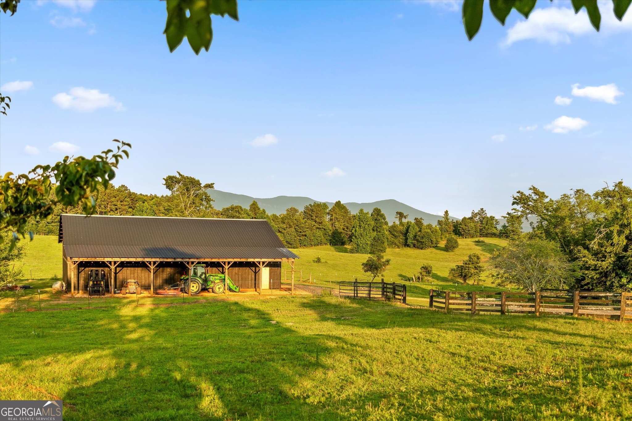 4 bedroom, 3.5 bathroom, 4,500 sq ft farm for sale at 3905 Highway 286, Chatsworth, GA 30705 — photo 9