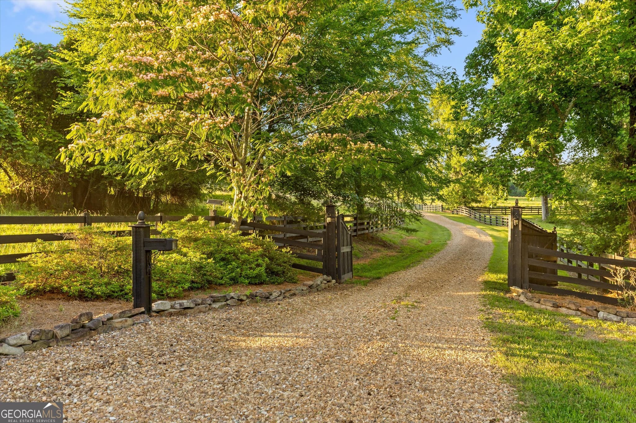 4 bedroom, 3.5 bathroom, 4,500 sq ft farm for sale at 3905 Highway 286, Chatsworth, GA 30705 — photo 4