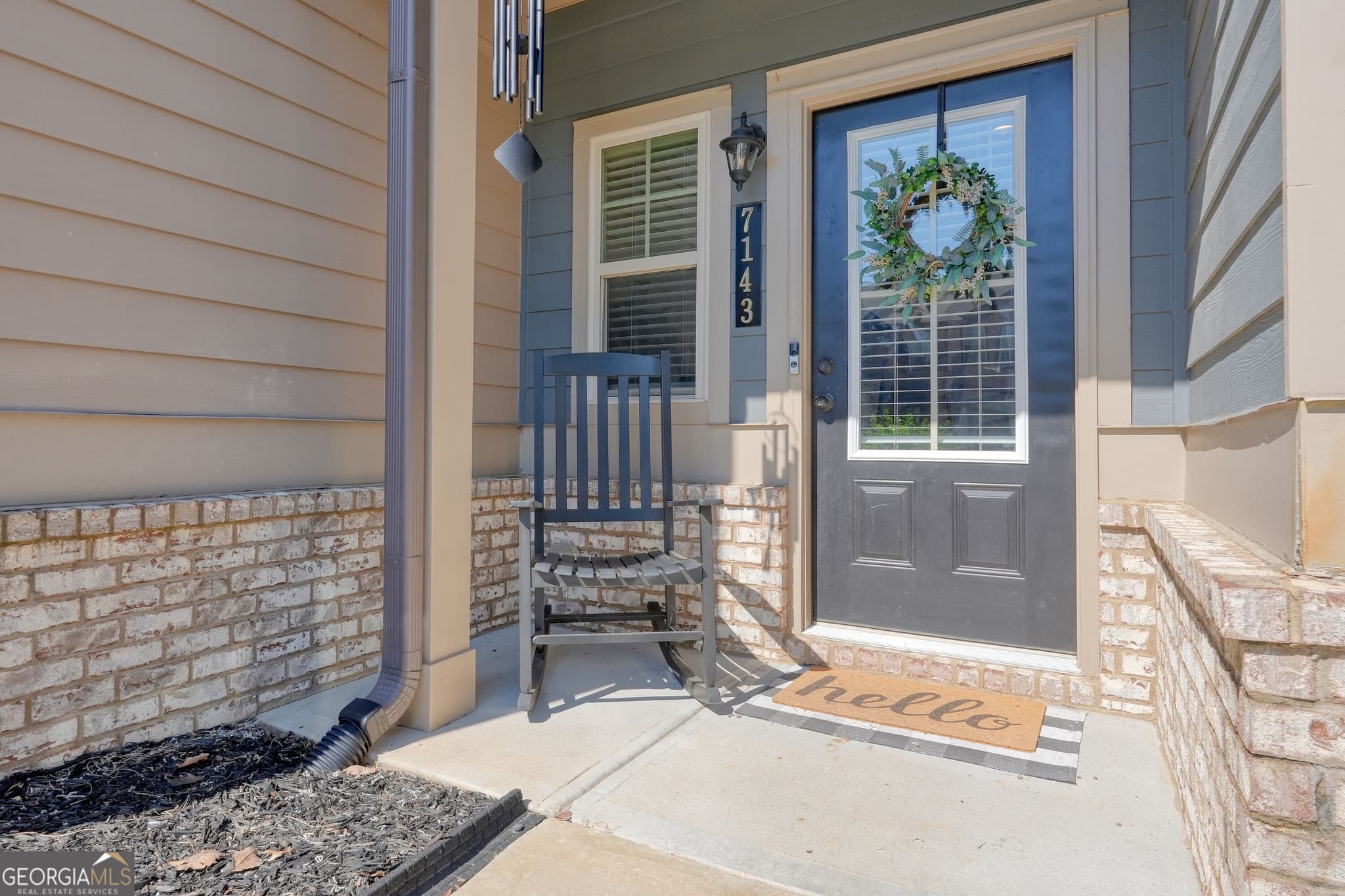 3 bedroom, 2.5 bathroom, 1,504 sq ft townhouse for sale at 7143 Chara Lane, Atlanta, GA 30331 — photo 2