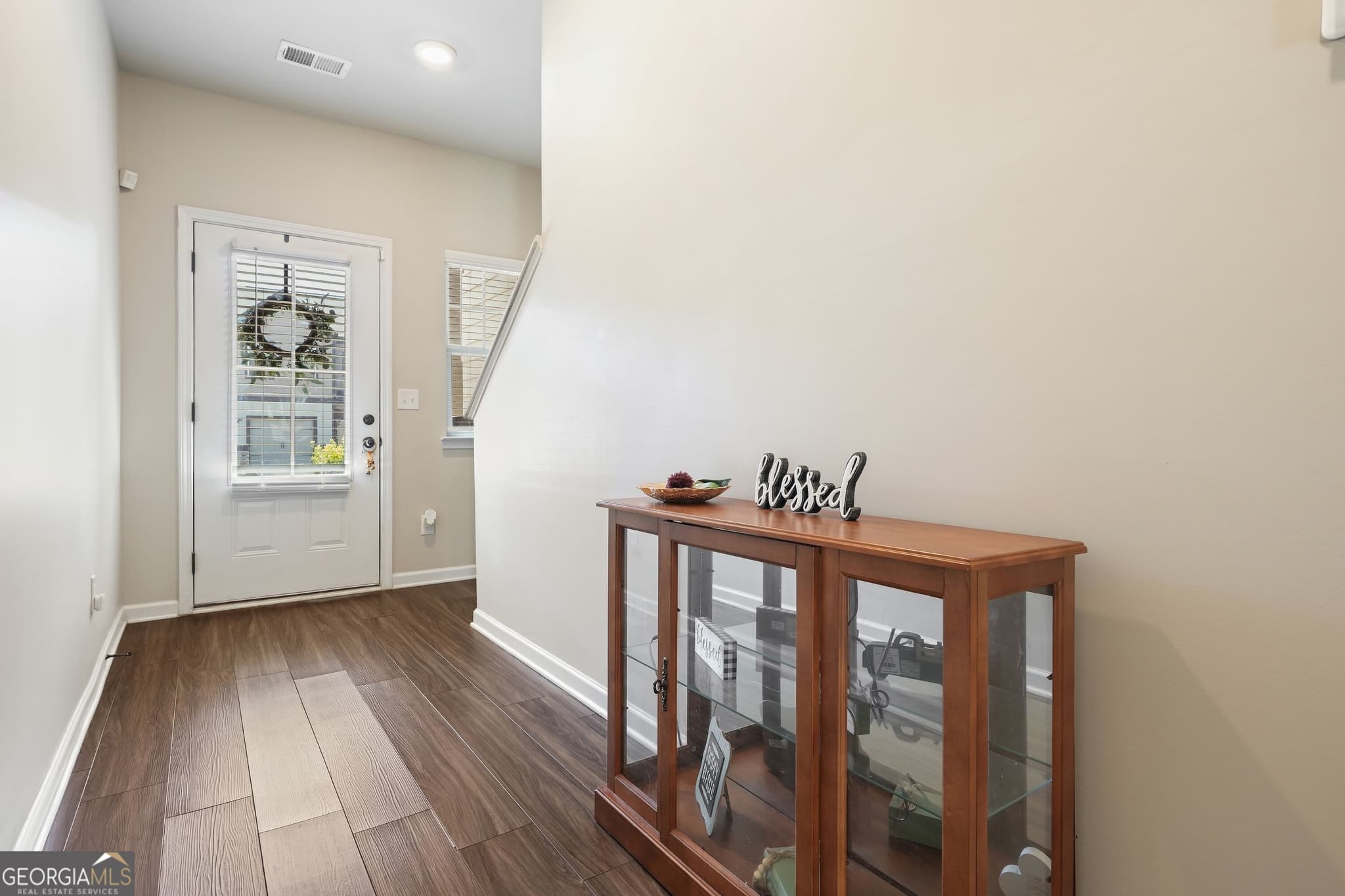 3 bedroom, 2.5 bathroom, 1,504 sq ft townhouse for sale at 7143 Chara Lane, Atlanta, GA 30331 — photo 3