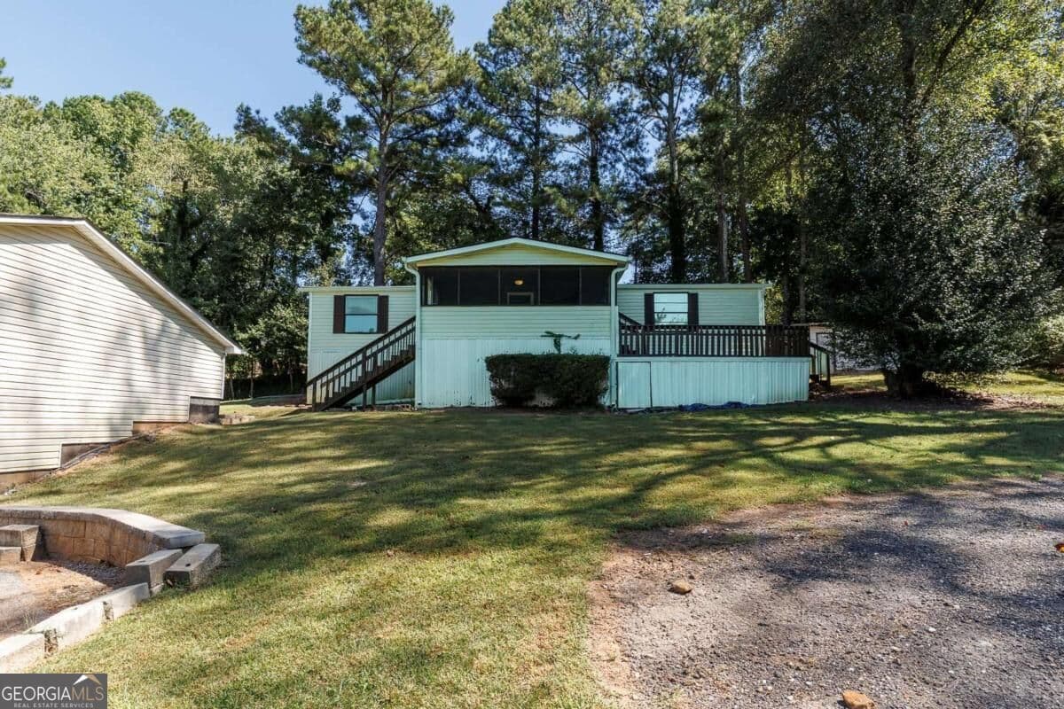 3 bedroom, 2 bathroom, 1,420 sq ft manufactured home,single family residence for rent at 304 Second Street, Woodstock, GA 30188 for $1,850 a month — photo 2