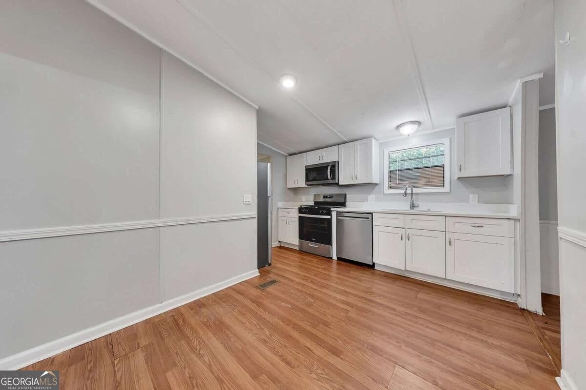 3 bedroom, 2 bathroom, 1,420 sq ft manufactured home,single family residence for rent at 304 Second Street, Woodstock, GA 30188 for $1,850 a month — photo 7