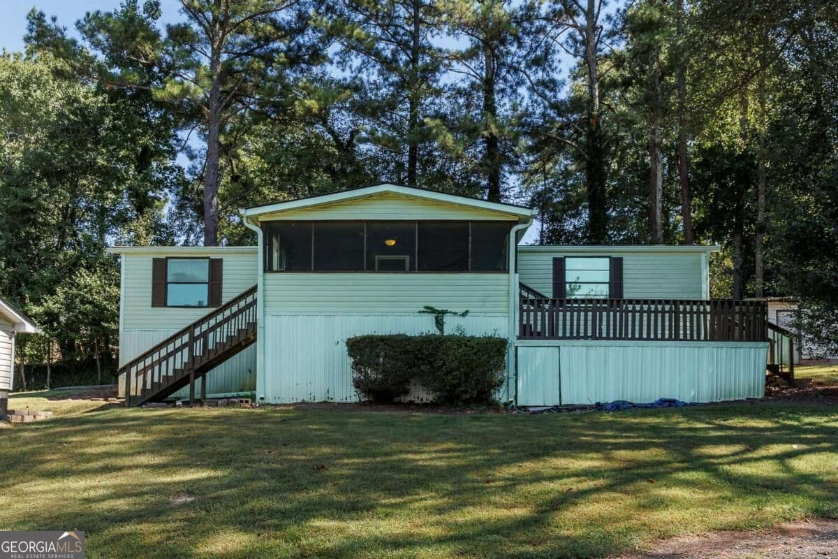 3 bedroom, 2 bathroom, 1,420 sq ft manufactured home,single family residence for rent at 304 Second Street, Woodstock, GA 30188 for $1,850 a month — photo 1 of 39