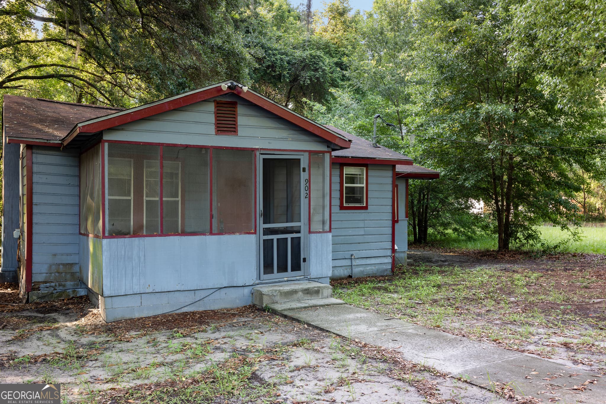 3 bedroom, 1.5 bathroom, 966 sq ft single family residence for sale at 902 Martin Luther King Jr Boulevard, Darien, GA 31305 — photo 3