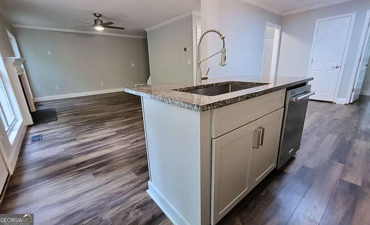 3 bedroom, 2.5 bathroom, 1,850 sq ft single family residence for sale at 113 East Surry Court, Athens, GA 30606 — photo 6