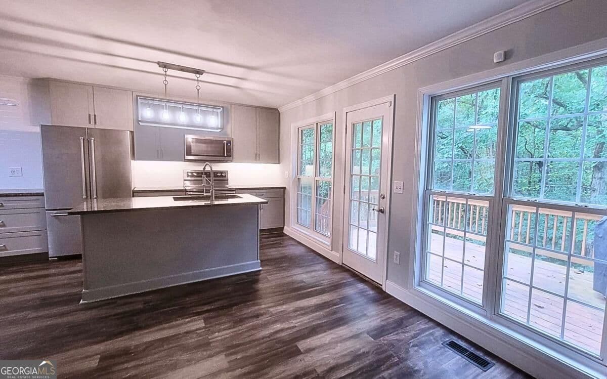 3 bedroom, 2.5 bathroom, 1,850 sq ft single family residence for sale at 113 East Surry Court, Athens, GA 30606 — photo 9