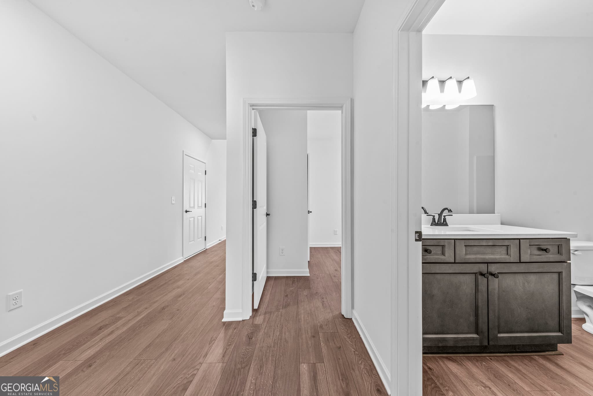 3 bedroom, 2 bathroom, 1,705 sq ft single family residence for sale at 125 Cottage Grove Circle, Eatonton, GA 31024 — photo 7