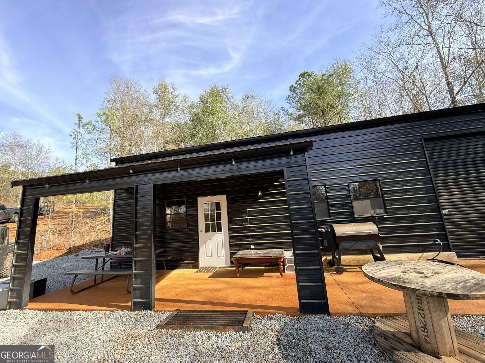 2 bedroom, 1 bathroom, 1,176 sq ft cabin,single family residence under contract at 301 Beaver Dam Road, Toomsboro, GA 31090 — photo 5