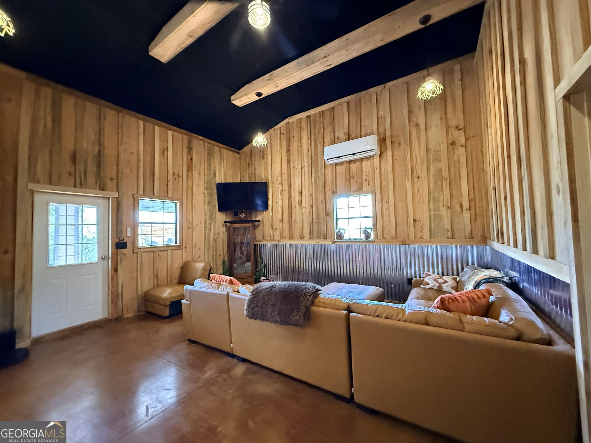 2 bedroom, 1 bathroom, 1,176 sq ft cabin,single family residence under contract at 301 Beaver Dam Road, Toomsboro, GA 31090 — photo 10