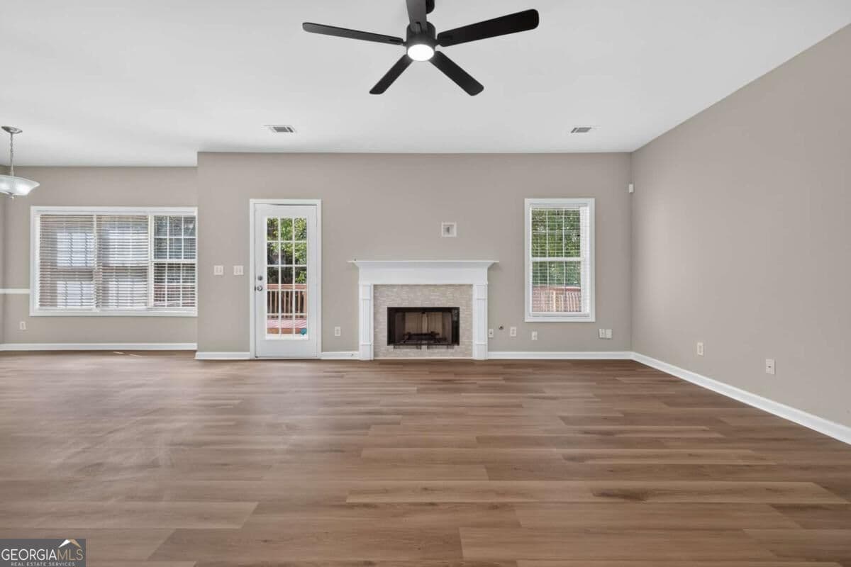 4 bedroom, 2.5 bathroom, 2,585 sq ft single family residence for sale at 1312 Woodland View Road, Lawrenceville, GA 30043 — photo 8