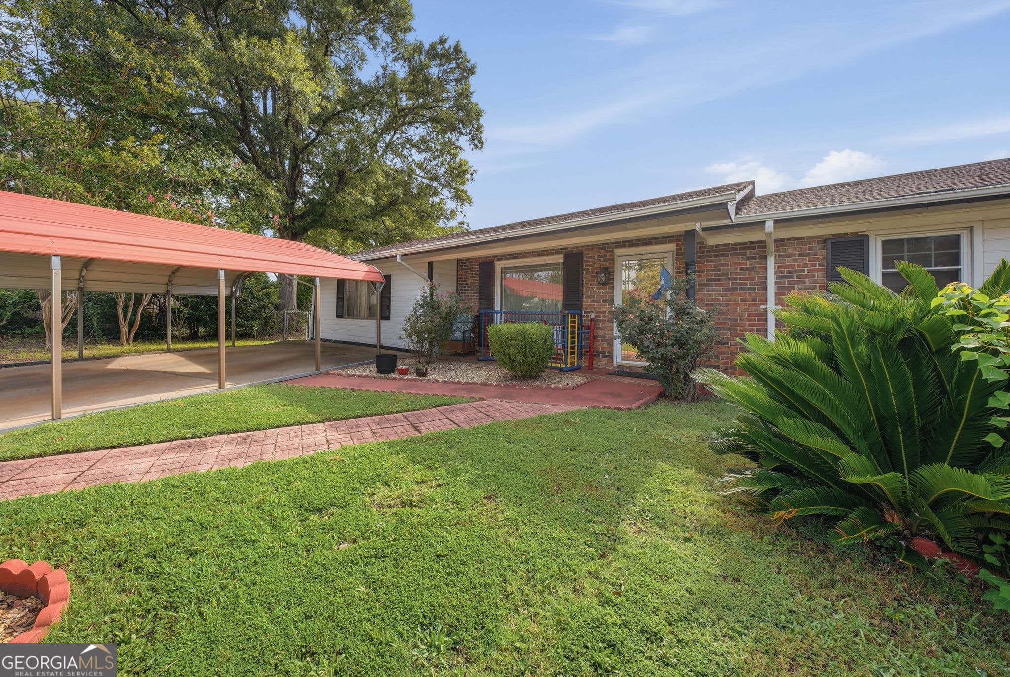 3 bedroom, 2 bathroom, 1,632 sq ft single family residence for sale at 214 Pellimore Drive, Warner Robins, GA 31093 — photo 2