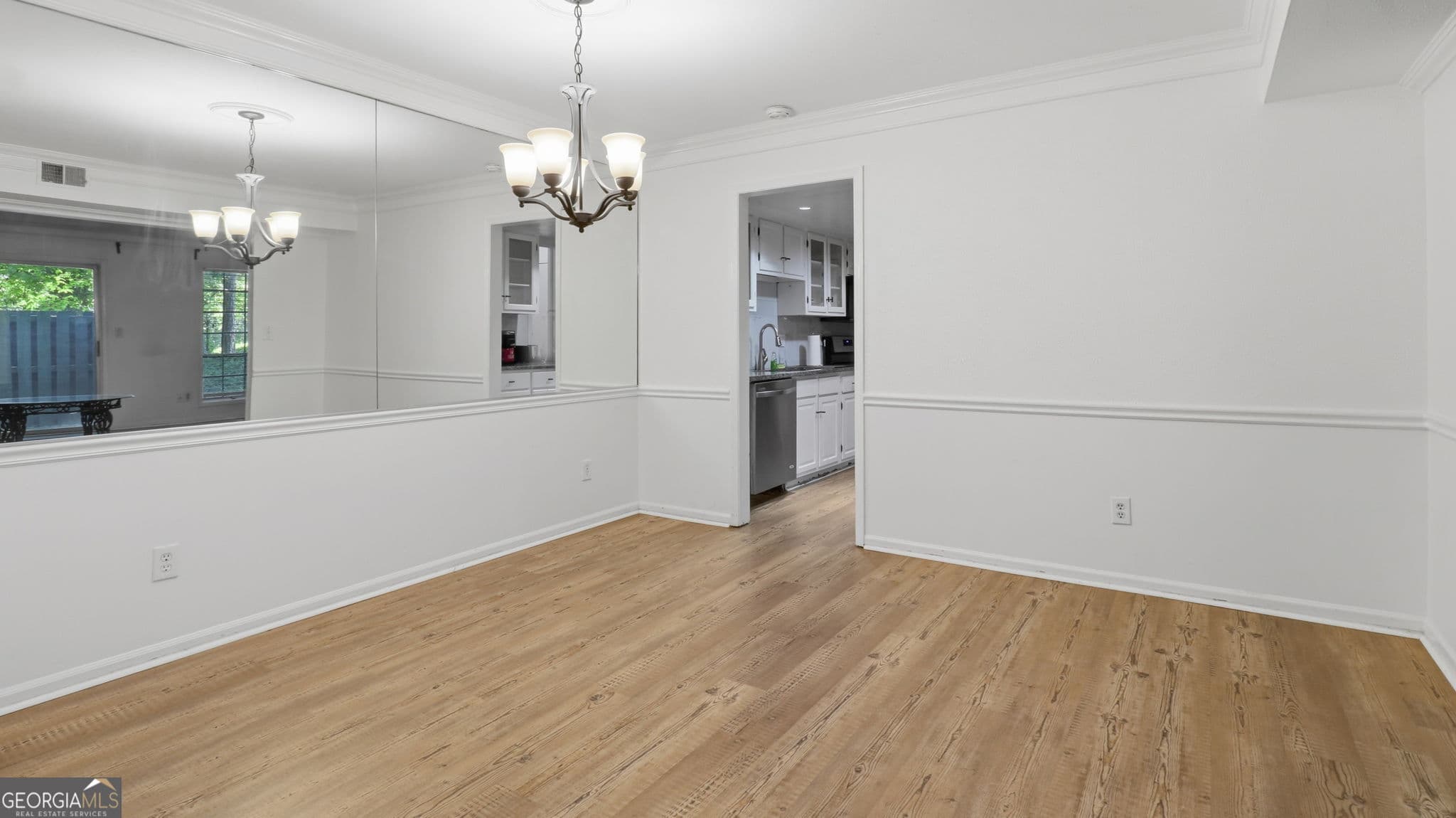 2 bedroom, 2 bathroom, 1,206 sq ft condominium for sale at 6851 Roswell Road A4, Atlanta, GA 30328 — photo 8