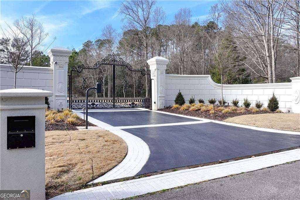 6 bedroom, 8 bathroom, 14,943 sq ft single family residence for sale at 10450 Belladrum, Alpharetta, GA 30022 — photo 8