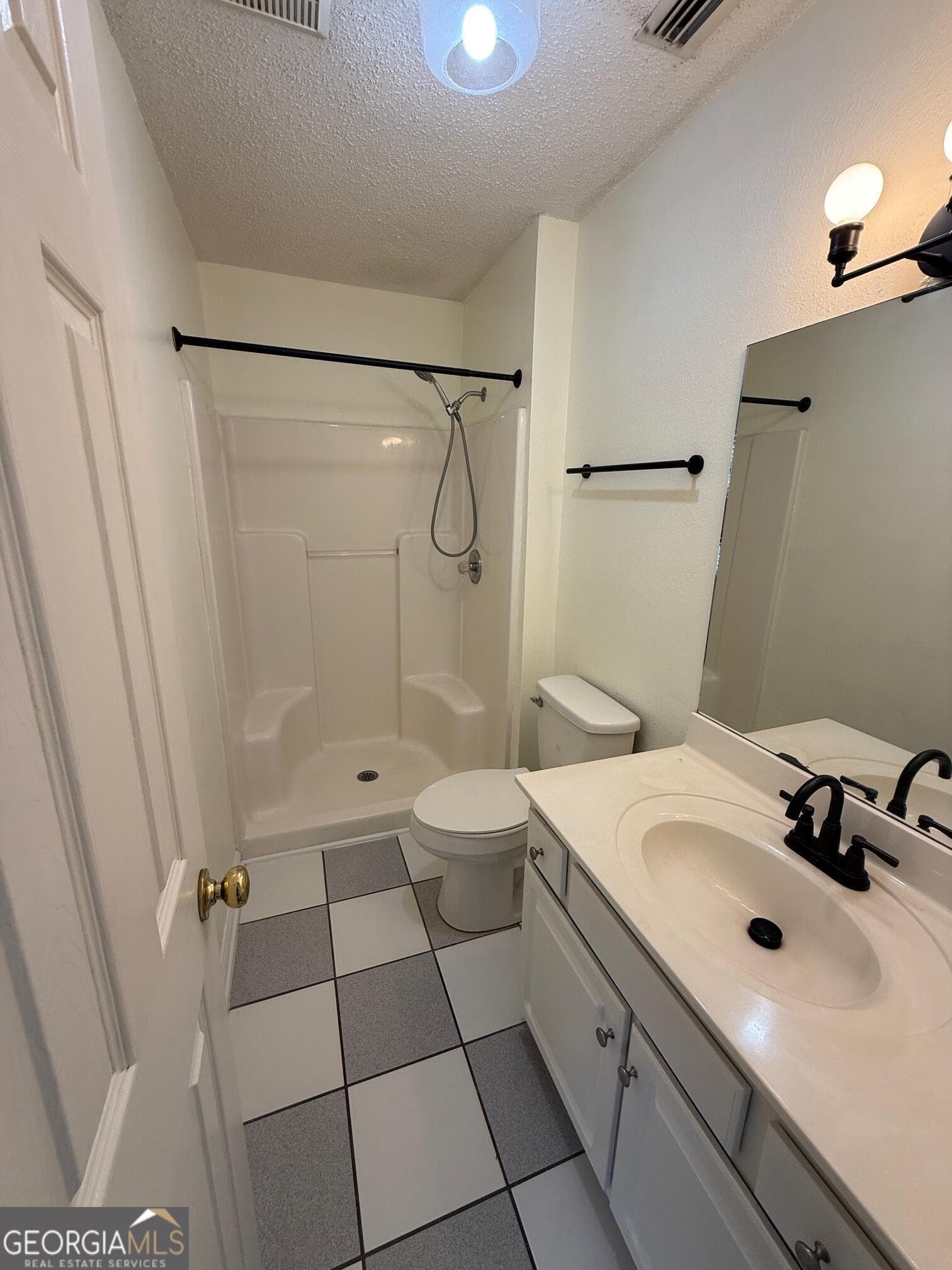 2 bedroom, 2.5 bathroom, 1,596 sq ft townhouse for sale at 109 Courtyard Drive, Thomasville, GA 31757 — photo 6