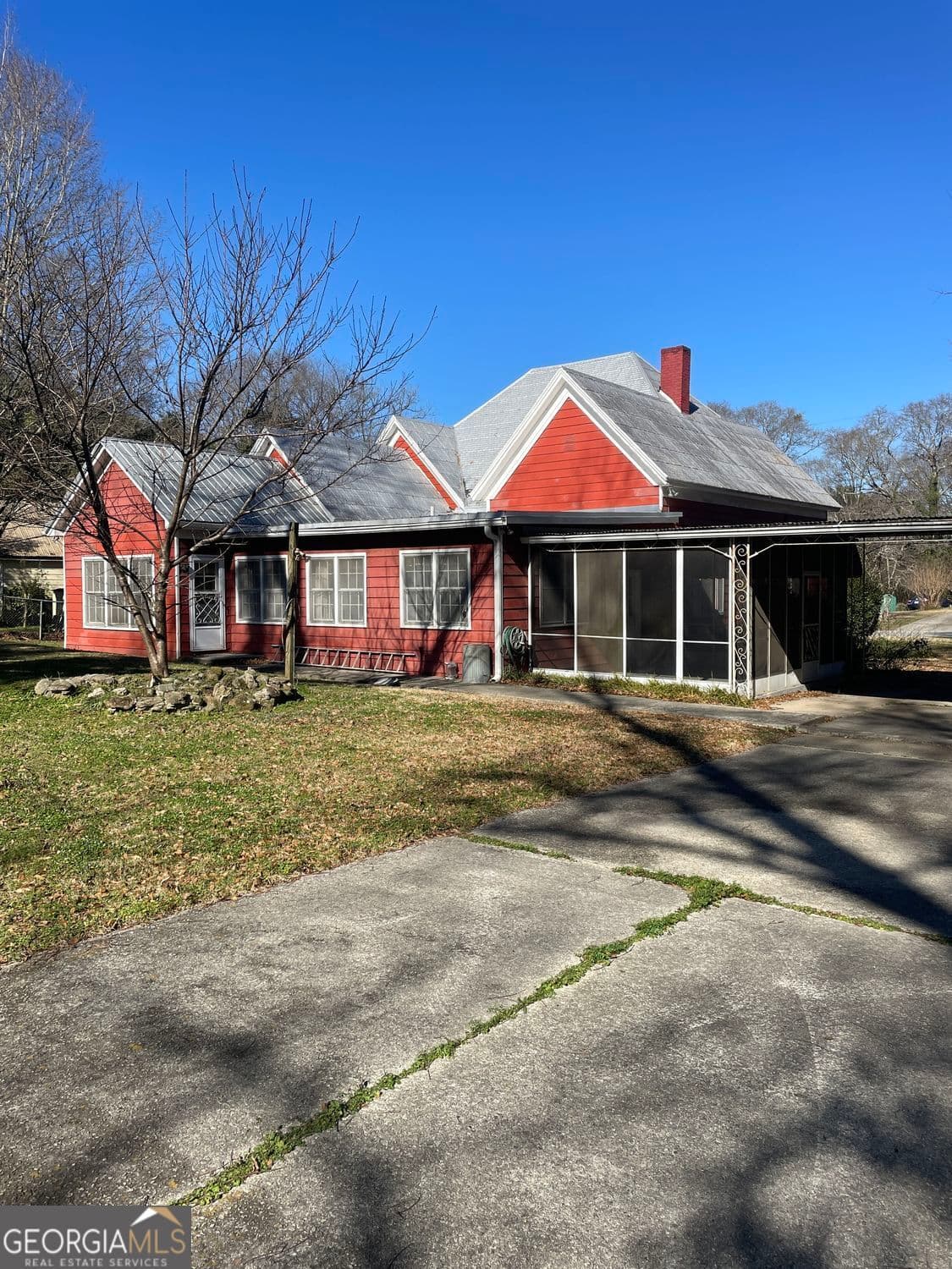 3 bedroom, 3 bathroom, 2,511 sq ft single family residence for sale at 379 West Avenue, Jackson, GA 30233 — photo 5